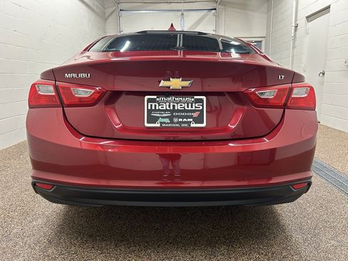 Used 2017 Chevrolet Malibu LT image 3