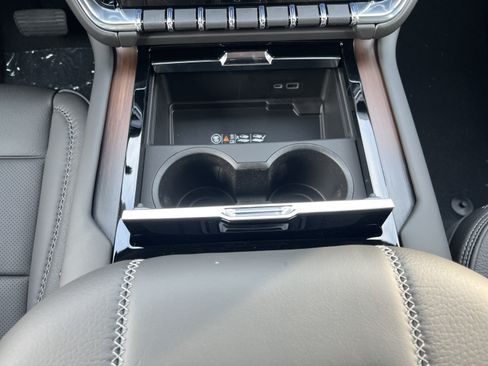 New 2026 GMC Yukon Denali w/ Sun & Power Step Package AWD/4WD image 29