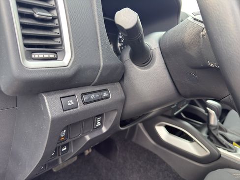 Certified 2022 Nissan Frontier SV image 14