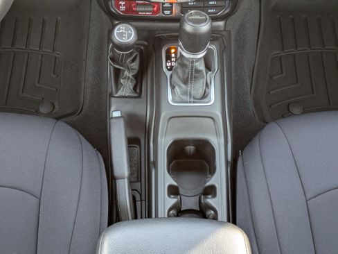 Used 2024 Jeep Gladiator Rubicon image 6