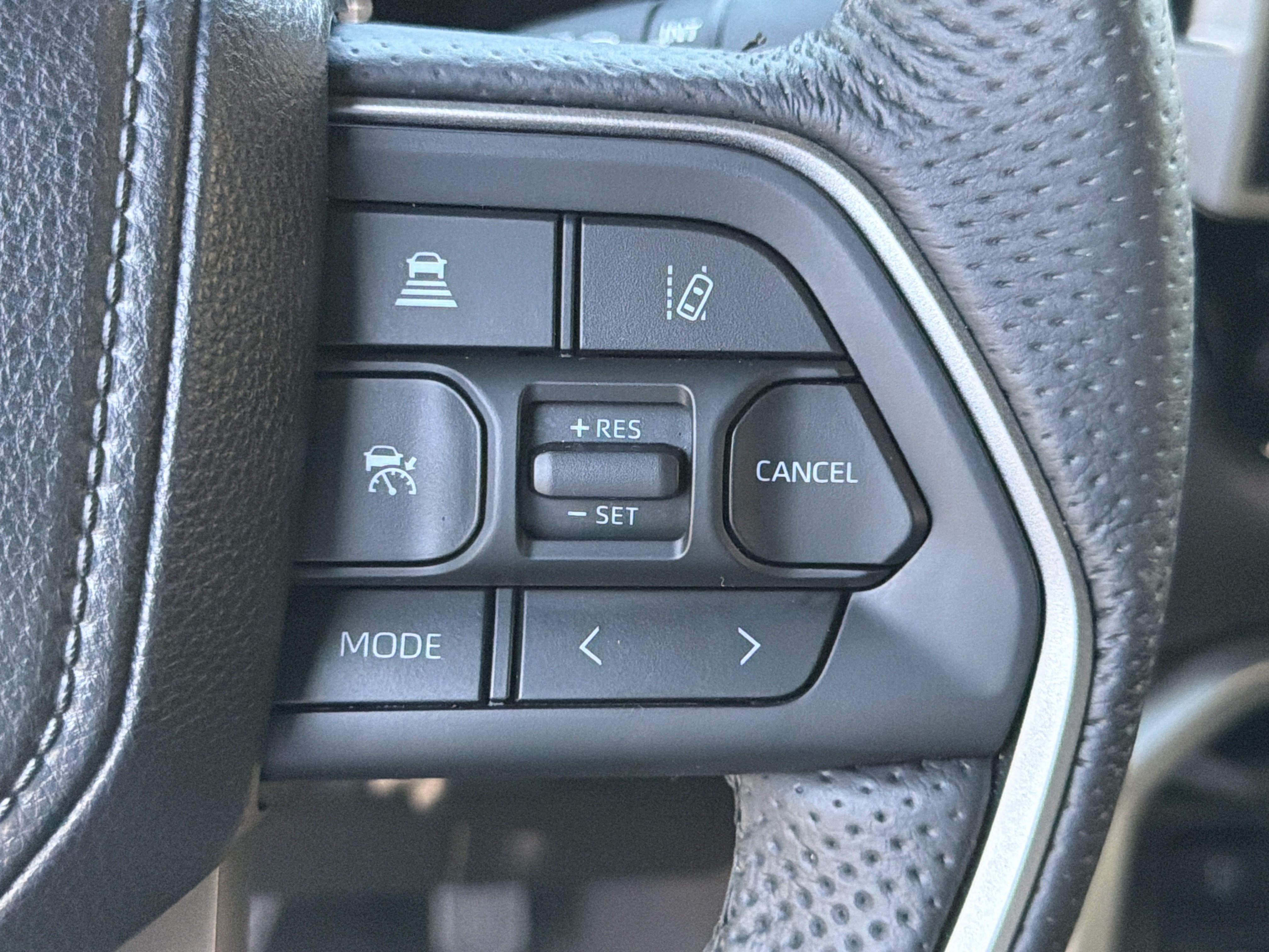 Used 2025 Toyota Tundra Limited AWD/4WD image 25