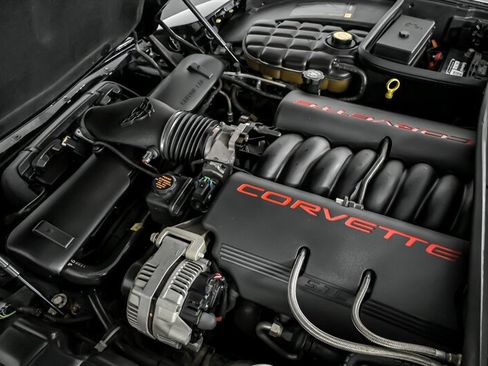 Used 1998 Chevrolet Corvette Convertible image 16