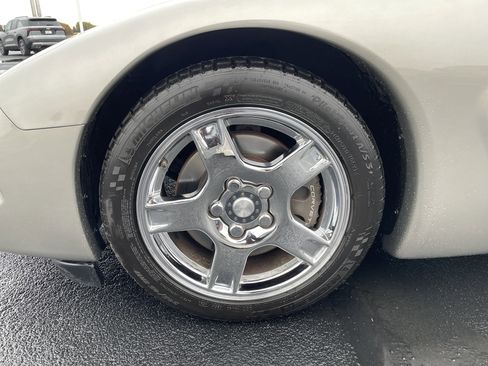 Used 1999 Chevrolet Corvette Coupe w/ Memory Pkg image 24