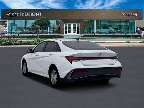 New 2026 Hyundai Elantra SE image 5