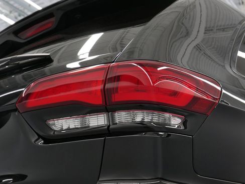 Certified 2022 Jeep Grand Cherokee Laredo X image 53