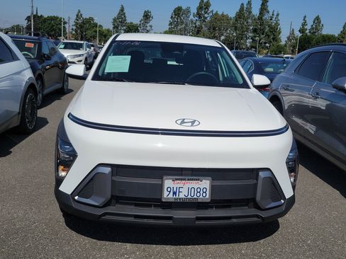 Used 2026 Hyundai Kona SE FWD image 2