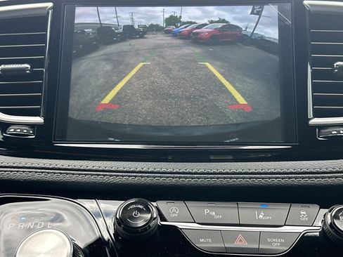 New 2026 Chrysler Pacifica Select FWD image 75