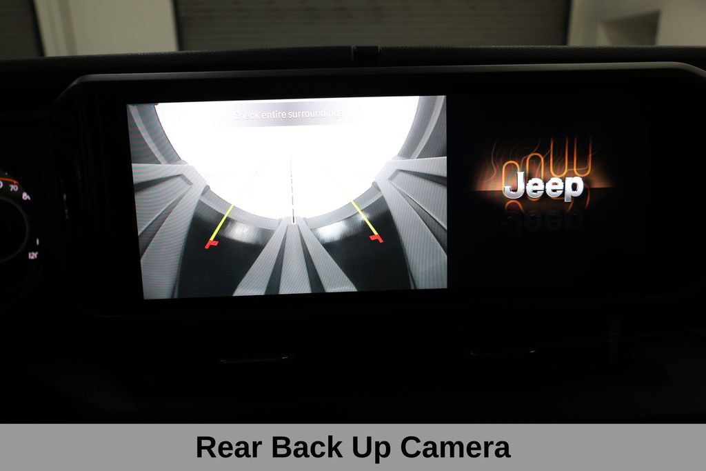 Used 2025 Jeep Wrangler Unlimited Sport AWD/4WD image 29