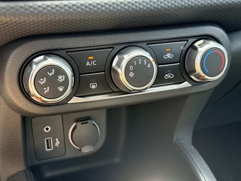 Used 2025 Nissan Kicks Play S FWD image 37