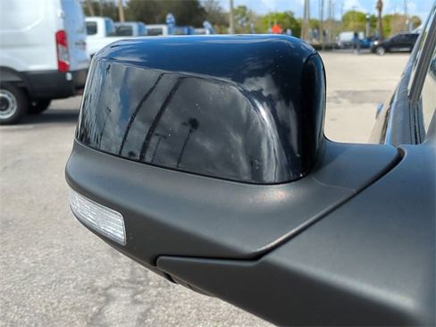 Used 2018 Ford Explorer XLT w/ Equipment Group 202A image 12