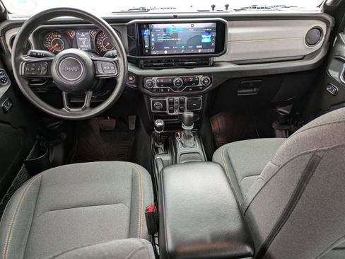 Certified 2024 Jeep Gladiator Sport AWD/4WD image 23