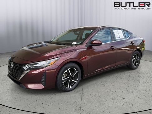 Used 2025 Nissan Sentra SV FWD image 2