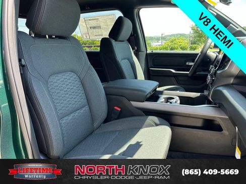 New 2026 RAM 1500 Express AWD/4WD image 28