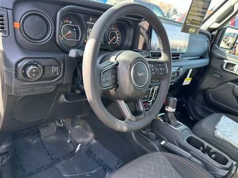 New 2026 Jeep Gladiator Mojave w/ Technology Group AWD/4WD image 15