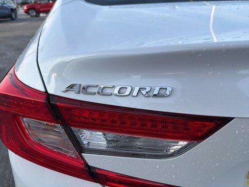 Used 2022 Honda Accord Touring image 10