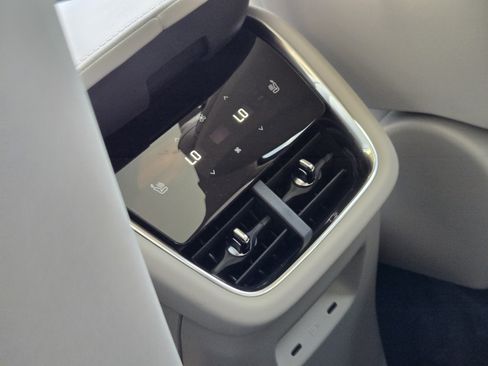 New 2026 Volvo EX90 Plus AWD/4WD image 29