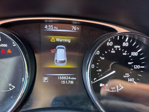 Used 2015 Nissan Rogue SV w/ SV Family Package image 13