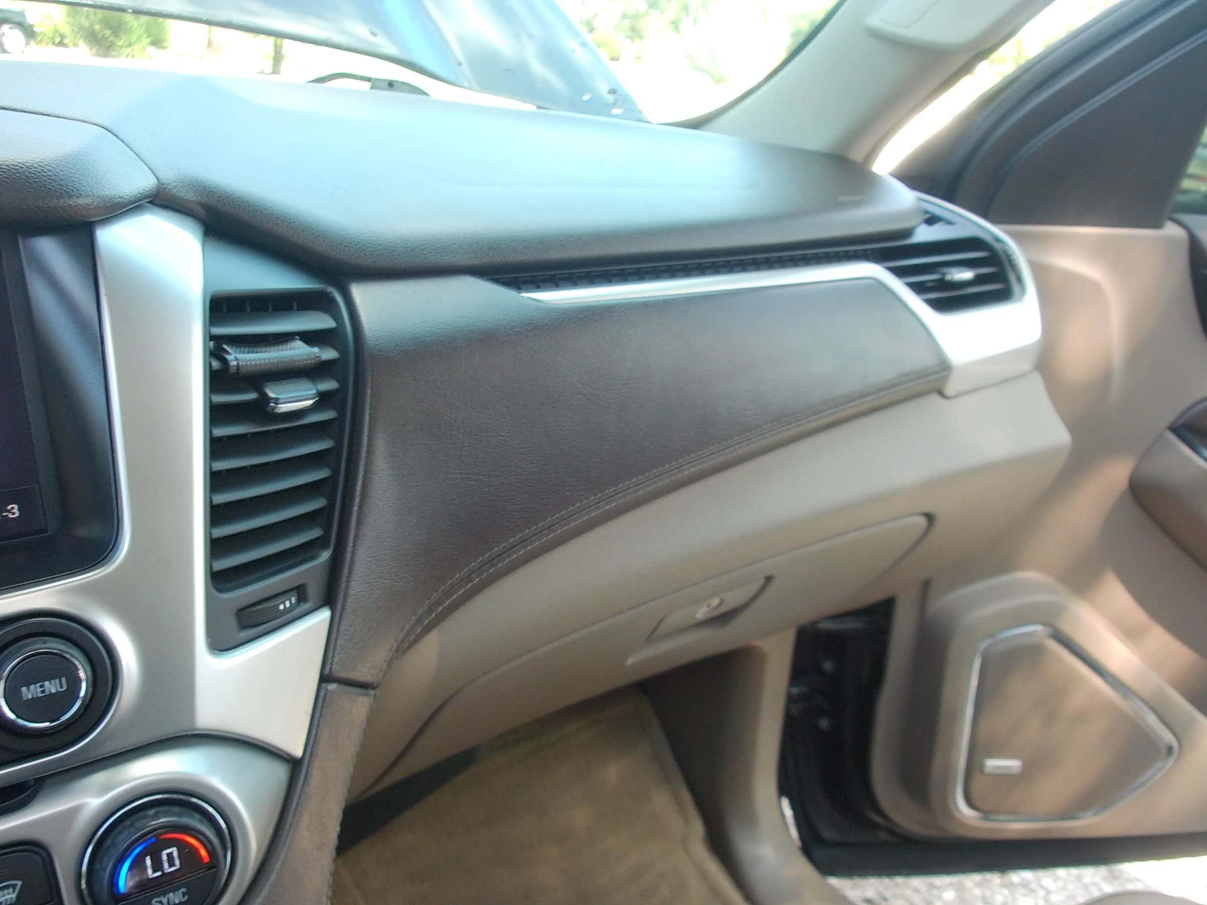 Used 2015 Chevrolet Suburban LTZ RWD image 20