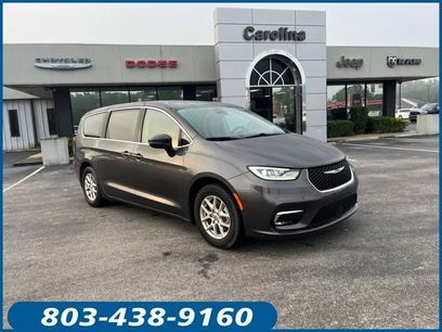 Used 2023 Chrysler Pacifica Touring-L