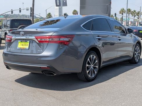 Used 2017 Toyota Avalon XLE image 4