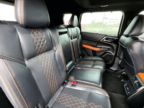 Used 2022 Mitsubishi Outlander SEL image 19