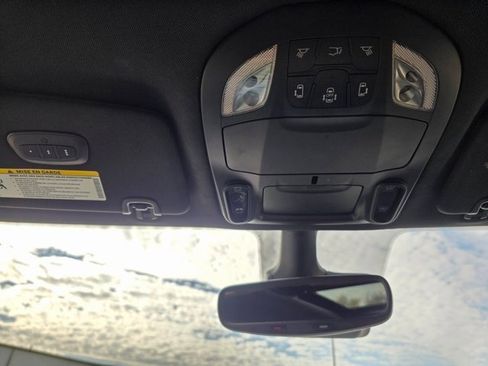 Used 2024 Chrysler Pacifica Limited w/ S Appearance Package image 38