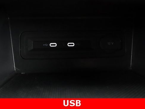 Used 2022 Volkswagen Atlas Cross Sport SE image 24