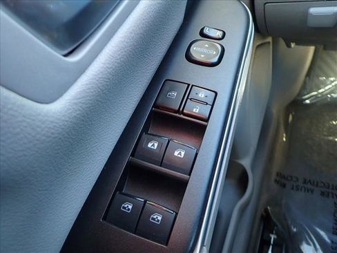 Used 2017 Toyota Camry LE image 21