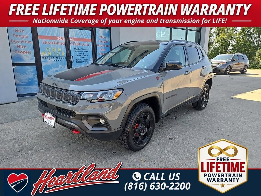 Used 2022 Jeep Compass Trailhawk w/ Trailhawk Convenience Group AWD/4WD image 1