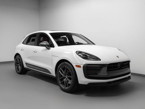 Certified 2024 Porsche Macan Turbo AWD/4WD image 10