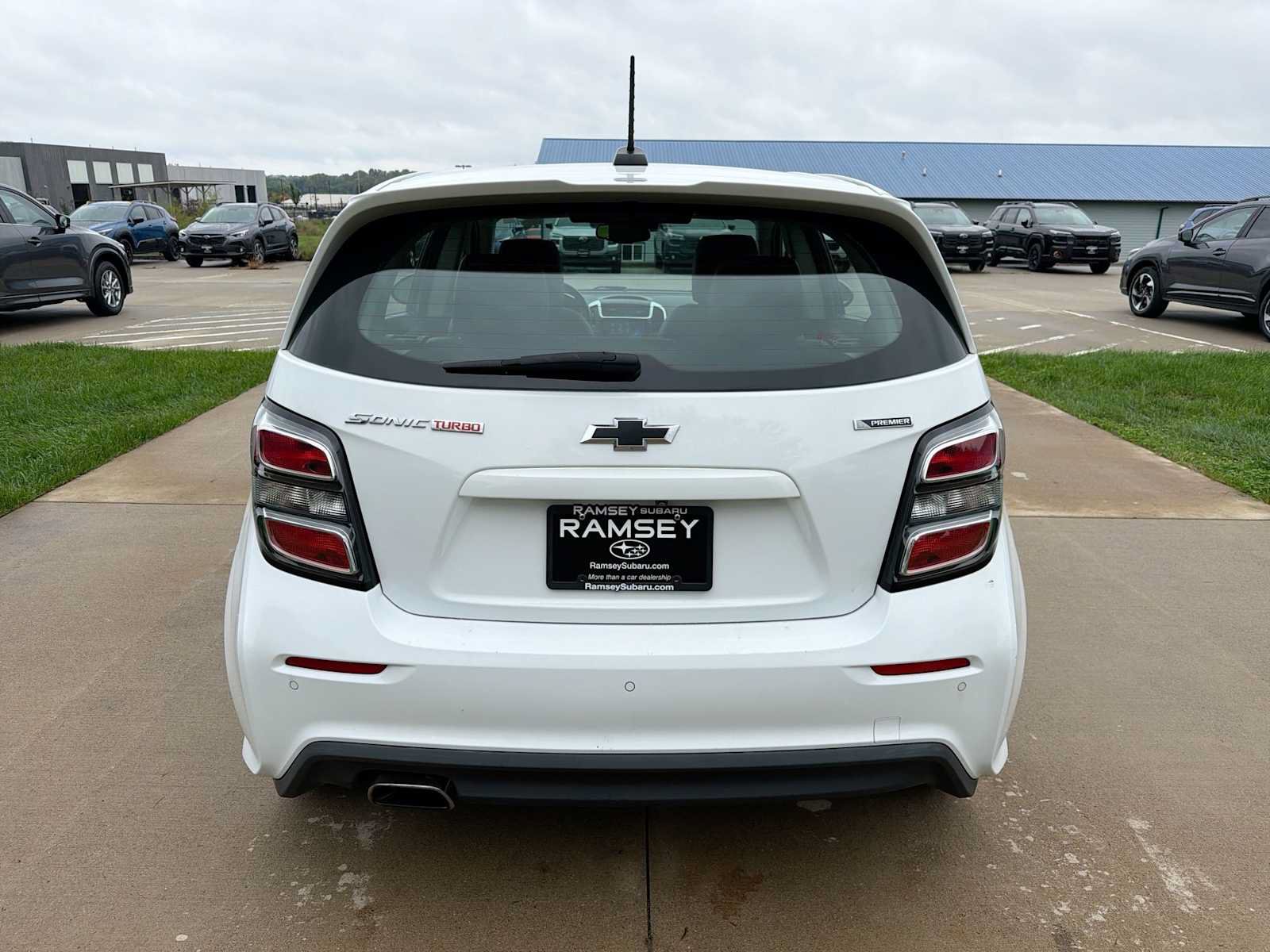 Used 2017 Chevrolet Sonic Premier w/ Driver Confidence Package FWD image 5