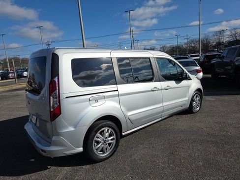 Used 2020 Ford Transit Connect XLT image 4