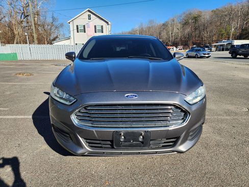 Used 2013 Ford Fusion SE image 2