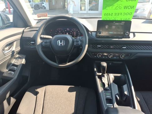 Used 2025 Honda Accord SE image 9