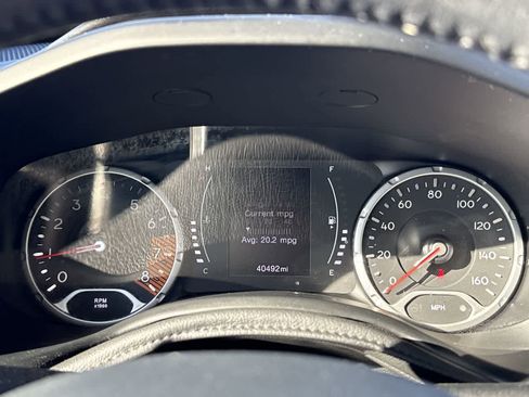 Used 2020 Jeep Renegade Latitude w/ Cold Weather Group image 31