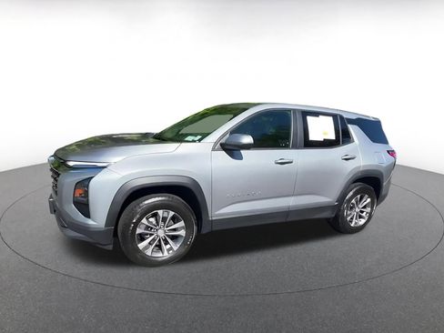 Used 2025 Chevrolet Equinox LT FWD image 8