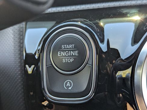 Used 2024 Mercedes-Benz CLA 250 4MATIC image 27