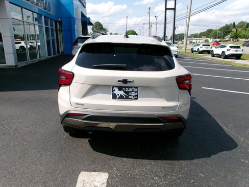 New 2026 Chevrolet Trax ACTIV FWD image 4