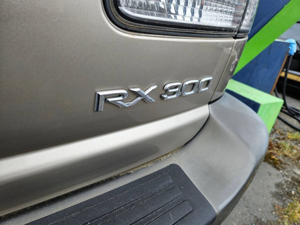 Used 2001 Lexus RX 300 FWD image 9