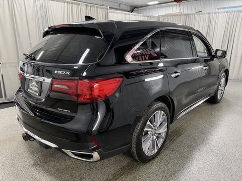 Used 2018 Acura MDX w/ Technology & Entertainment image 4