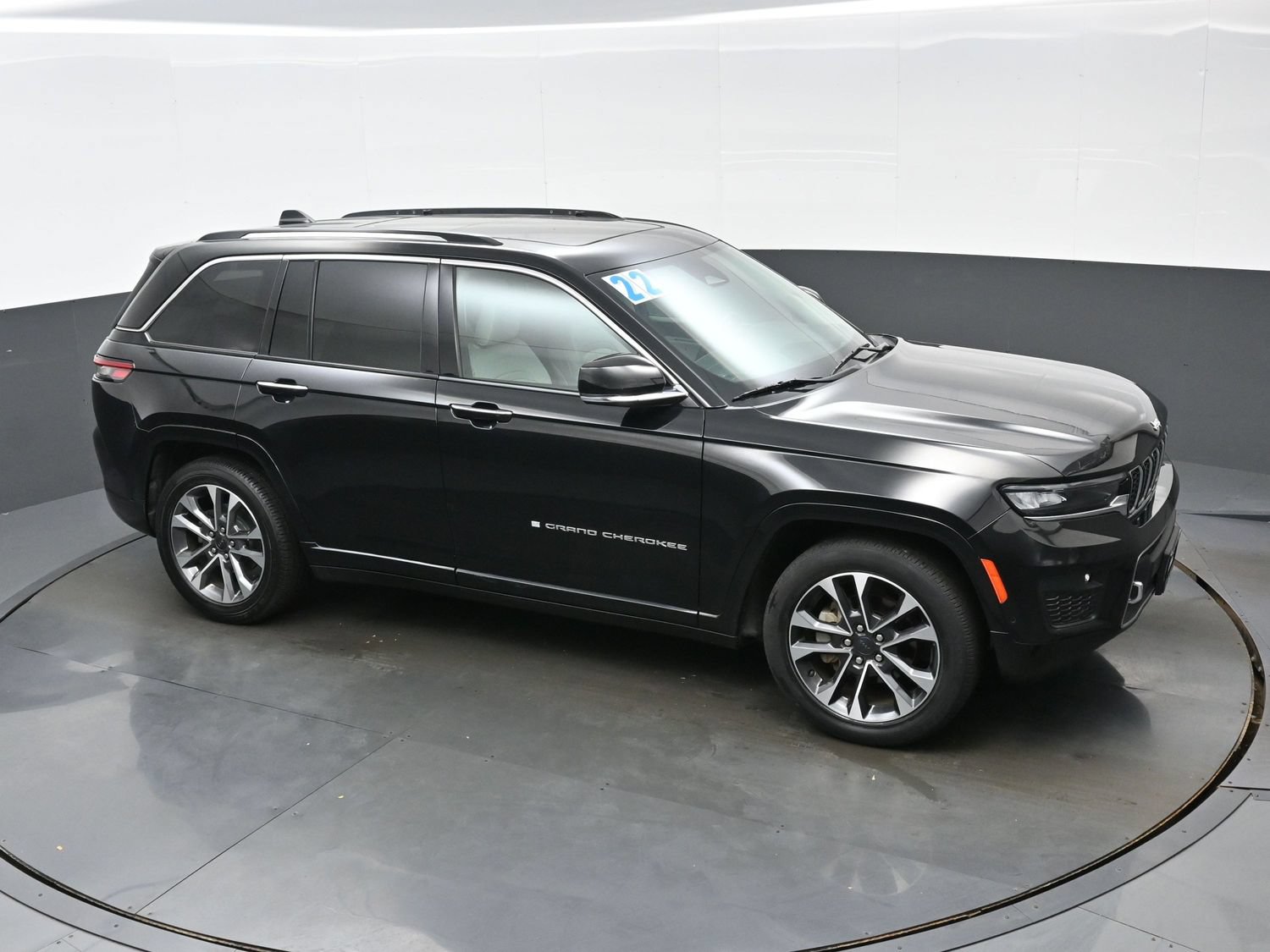 Used 2022 Jeep Grand Cherokee Overland AWD/4WD image 43