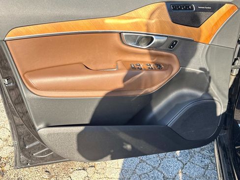 Certified 2023 Volvo XC90 B6 Plus w/ Protection Package Premier image 17