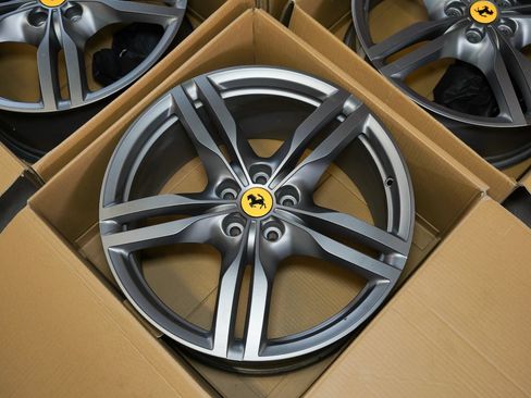 Used 2019 Ferrari Portofino RWD image 51