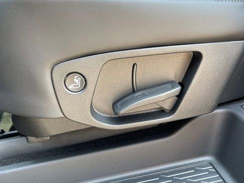 Used 2024 Hyundai Palisade Calligraphy image 32