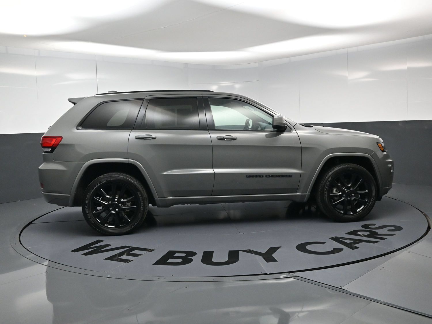 Used 2021 Jeep Grand Cherokee Laredo X AWD/4WD image 10
