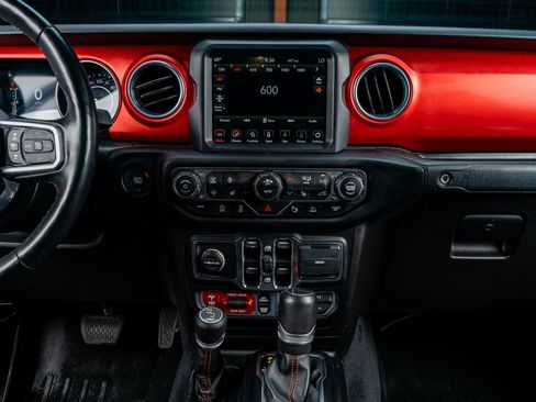 Used 2020 Jeep Gladiator Rubicon AWD/4WD image 23