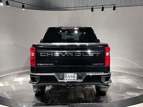 Used 2020 Chevrolet Silverado 1500 Custom w/ Custom Value Package image 14