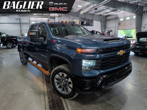 Used 2025 Chevrolet Silverado 2500 Custom w/ Custom Value Package AWD/4WD image 1