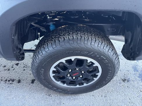 Used 2025 Toyota Tacoma TRD Off-Road image 7