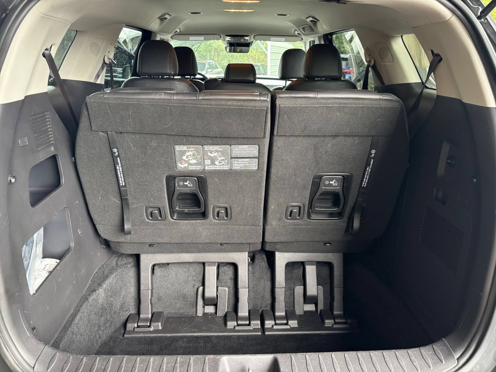 Used 2026 Kia Carnival FWD image 33